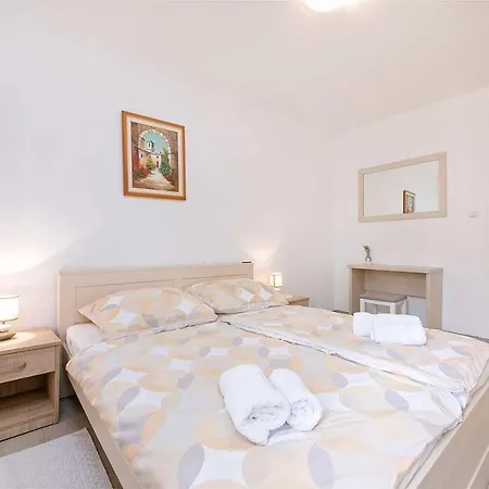 App Marina Apartment *