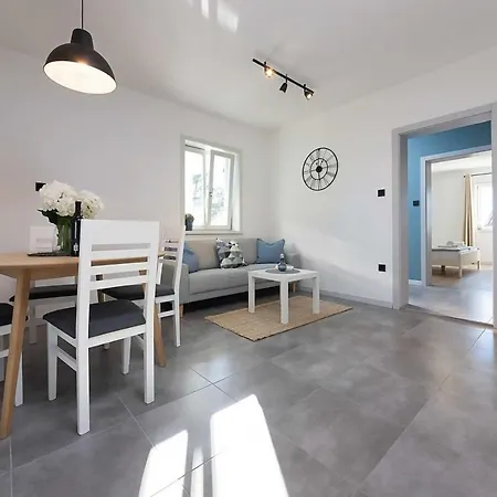 App Marina Apartment